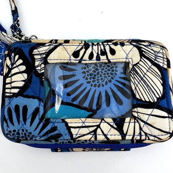 Vera Bradley All In One Wristlet Wallet Blue Floral Pattern Card Holder - Picture 1 of 8